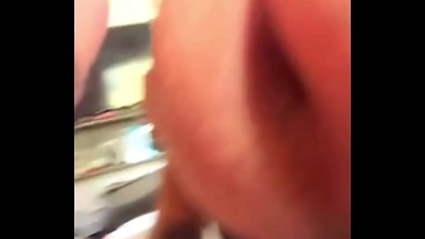 Image FUDENDO COM O VIZINHO DO LADO ENQUANTO A MULHER DELE SAIU. - FREE