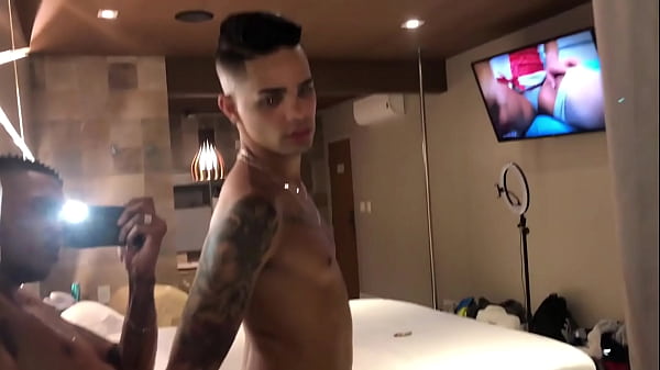 Image MALOCAS FAZENDO UMA SURUBA NO MOTEL. -