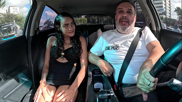 Image Eva Damarte veio de pernambuco para dar o cuzinho na carona e a novinha levou ferro