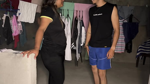 Image Sexo casero con la puta de mi madrastra en el patio de ropas -Porno en espanol