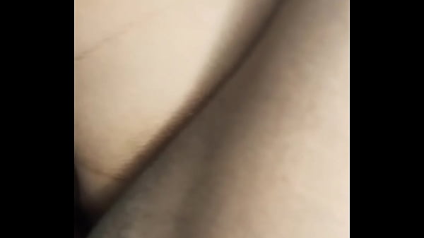 Image Caliente y exitada le pide a su amigo que le d&eacute_ un masaje