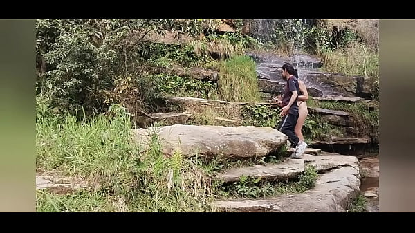 Image Trilha, cachoeira e muito sexo em p&uacute_blico!