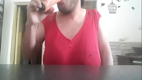 Image Chupando el juguete de mami 15 (el otro se rompio y yo no fui)