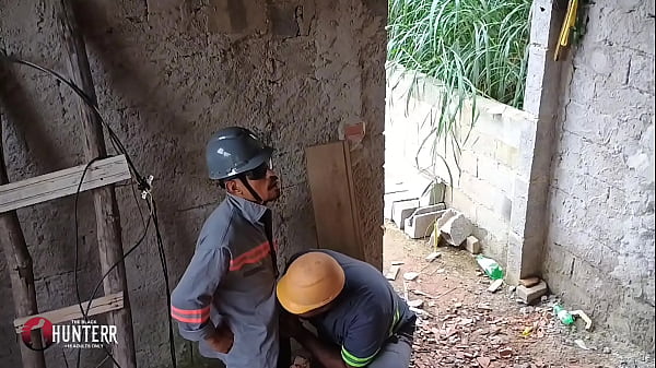 Image Eletricista fala que gosta de comer um cu s&oacute_ pra meter no ajudante