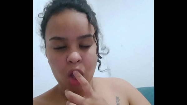 Image NINFETINHA CHEIA DE FOGO NA BUCETA A PROCURA DE PAU DEIXA SEU VIDEO SE TOCANDO VAZAR