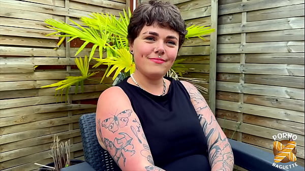 Image Betty, belle coquine, se fait combler par tous les trous