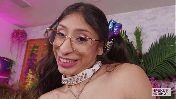 Image Tiny Supermodel Sona Bella Hooks Up With Bryan Gozzling!