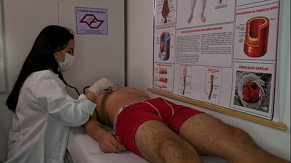 Image Enfermeira fica excitada com ere&ccedil_&atilde_o do paciente