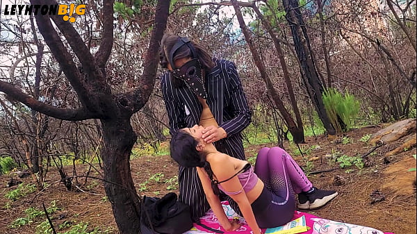 Image El espiritu del bosque se folla a una chica distraida