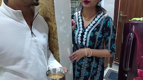Image Bade Dudh wali Paros Ki bHabhi Ko Chini Mangne ke Bahane Chod Diya ( HIndi Audio )