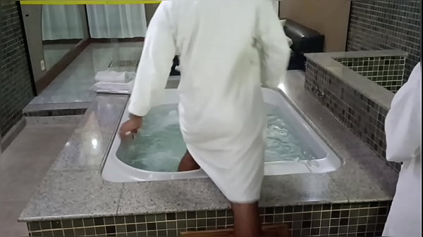 Image Fudendo a borboleta na hidromassagem