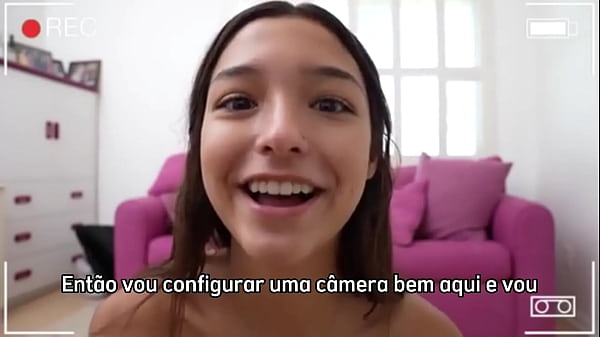 Image Novinha finalmente convence seu padrasto a foder gostoso em quanto sua m&atilde_e n&atilde_o esta em casa. Layla Jenner_ Dennys Mountain