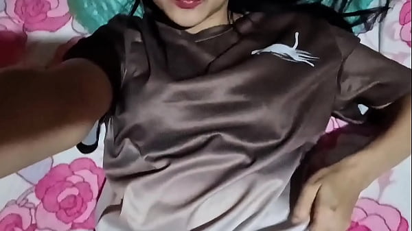 Image Hermosa latina natural tiene orgasmo tras orgasmo en el sof&aacute_ ( CASERO REAL)