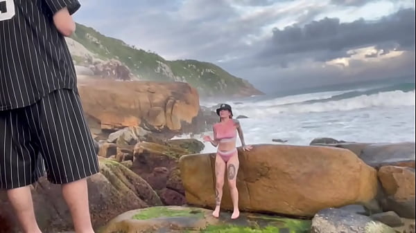 Image COMI A BUCETUDA NA PRAIA