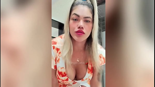 Image Morena gostosa provocando com suas tetas deliciosa