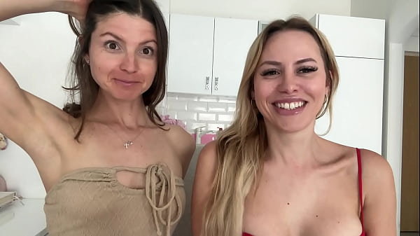 Image Gina Gerson and Maya Rose about healthy life style