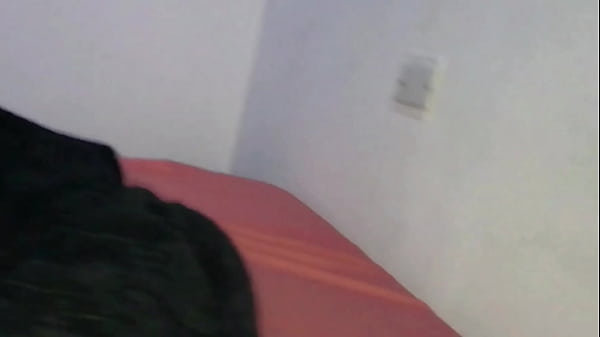 Image Hermanastra sexy me regala una rica mamada con garganta profunda