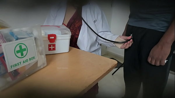 Image Doctor giving blowjob secretly in clinic