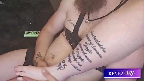 Image RevealMe || SENSUAL FOOT WORSHIP & LOTION MASSAGE FOR CURVY GODDESS