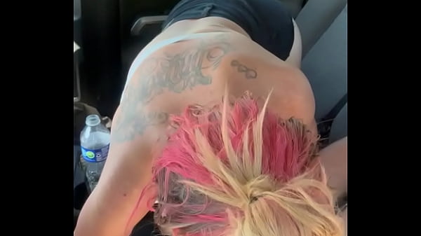 Image Real hooker lets a guy cum in her mouth in the back of a car then he makes her suck off all the cum