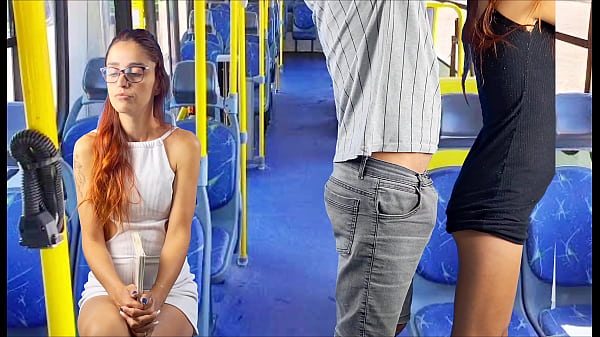 Image Estudante sendo encoxada no &ocirc_nibus em publico!