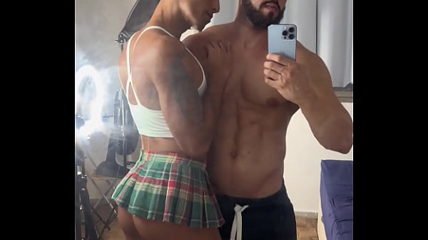 Image vadia de mini saia dando pra maromba pauzudo