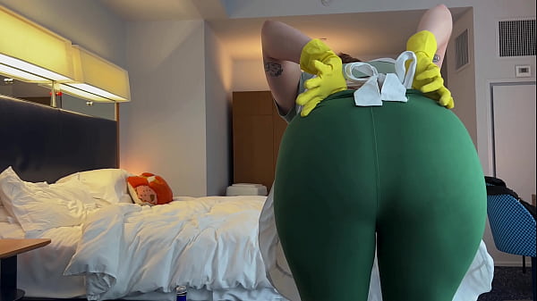 Image Casting Curvy: Seduced by Dexter&rsquo_s Mom and cumming all over her