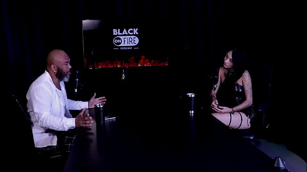 Image Gravou com o pai do Carmona, os personagens que as chamam, prega muito o luciferanismo, e a umbanda... - Paty Raven (WATCH ON: SHEER/RED)