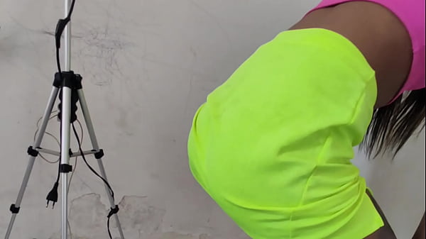 Image Novinha magrinha da bunda grande , dando de quatro pro vizinho