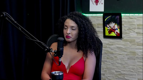 Image Morena demonstra seu boquete depois de falar que n&atilde_o pensa em fazer gang bang, e que era tranquila como Personal na academia - Mia Luz (WATCH ON: SHEER/RED)
