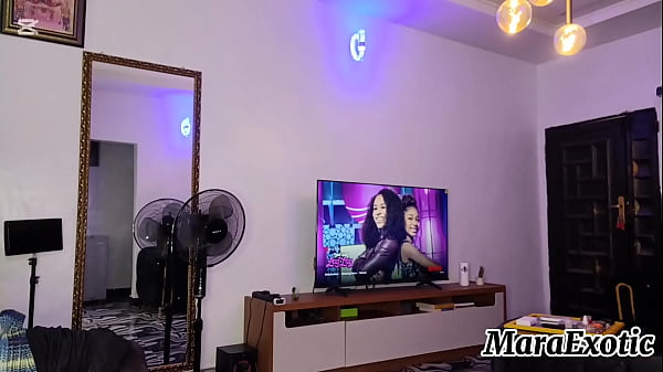 Image Fat ass Naked Housewife Cleaning and Dancing - Mara Exotic