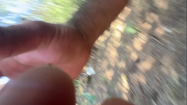 Image BIG BUTT PLUG IN THE PARK
