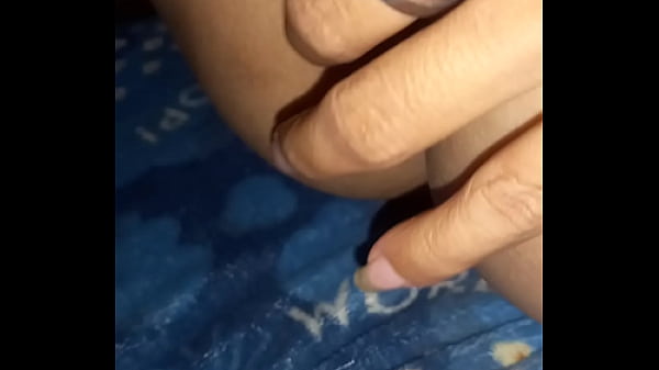 Image MI HIJASTRA QUIERE GARBAR MINTRAS FROTA EL PENE CON SU CO&Ntilde_O PELUDO
