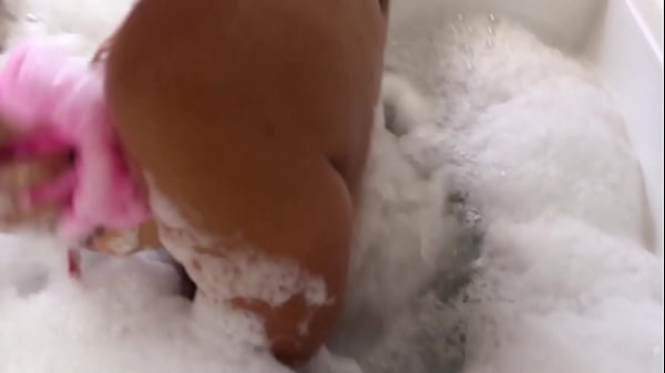 Image Nadia White & Maxine X's Bubble Bath! Loving & Sharing That BBC Toy!