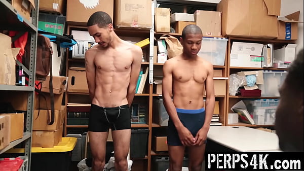 Image Drake Magnum and Darian Foster Caught Stealing a Camera and Pay the Price with Their Bodies - Perps4k