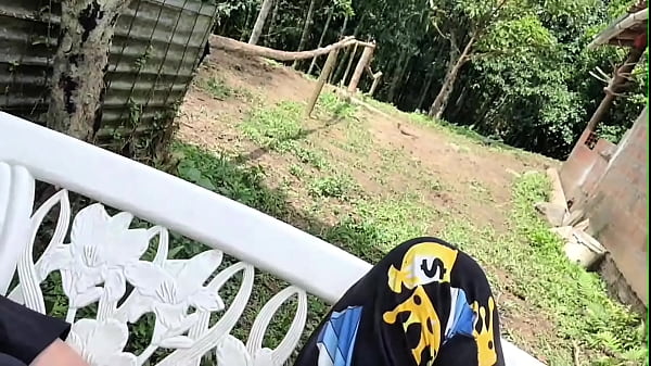Image Colombiana se masturba al aire libre
