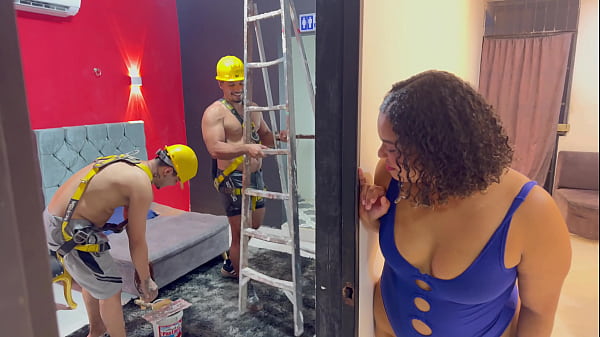 Image Obreros seducen mujer cachonda en ausencia de su marido
