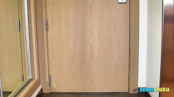 Image Llama a la Puerta. Lo Recibe Mi Marido y Le Dice...Ahi Tienes a la Cerda de Maria
