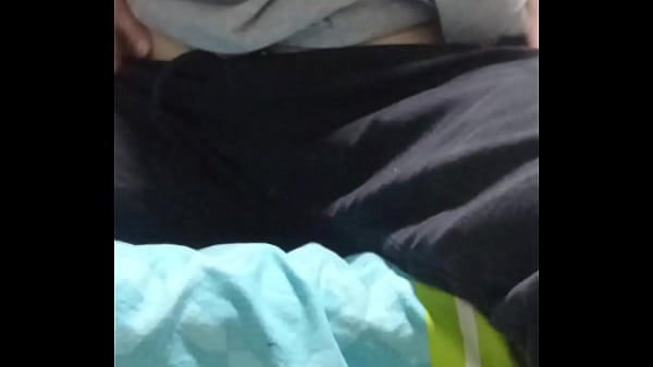 Image Lleg&oacute_ muy cansada del trabajo y me dan ganas de masturbarme hasta hacerme venir a chorros