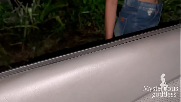 Image Um safado me viu na rua e pagou para fuder minha buceta no carro