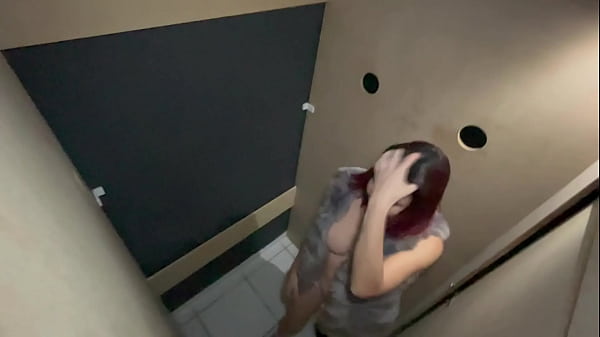 Image Estava com tanto tes&atilde_o que fodi no GloryHole com um desconhecido e acabei ficando cheia de porra na buceta.