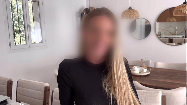 Image Je baise le voisin mari&eacute_, sa grosse bite m&rsquo_&eacute_clate sur la table