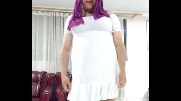 Image Tierna pero caliente. Quieres ver mi culo y mi verga escondida en el panty de mi cu&ntilde_ada?