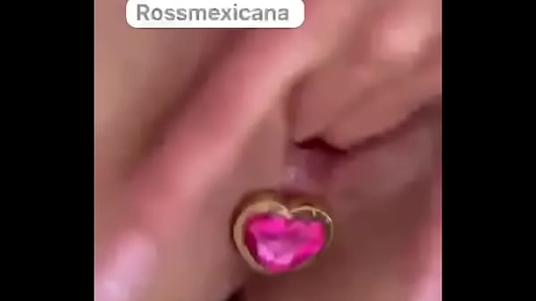 Image ROSSMEXICANA SE MASTURBA RICO CON SU PLUG EN EL ANO