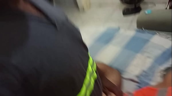 Image meu colega de trabalho baixinho viu meus v&iacute_deos e disse que queria dar pra mim