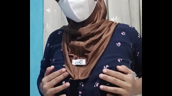 Image Mahasiswi hijab cantik masturbasi ketika rumah sedang sepi