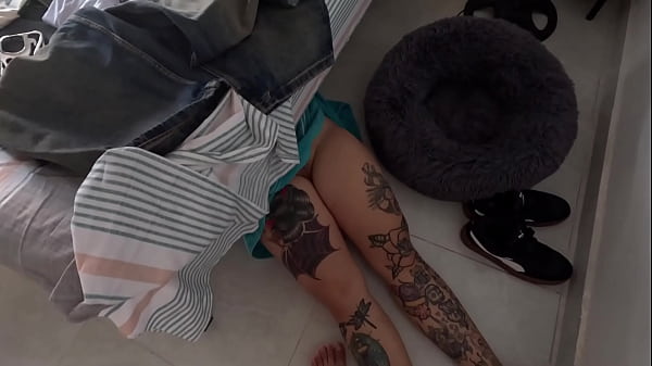 Image La se&ntilde_ora del aseo no sab&iacute_a que yo estaba en la casa y la grab&eacute_
