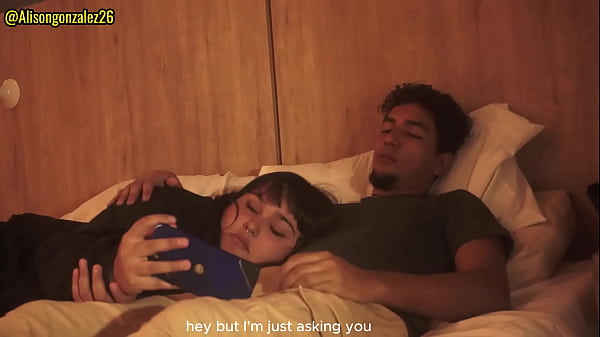 Image Tengo sue&ntilde_o hermanastro, dejame acostarme en tus piernas, pero no metas tu pene en mi boca por favor!!