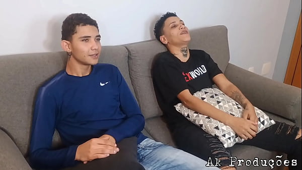 Image A sapatao pegou a m&atilde_e do seu amigo Elisa Sanches e fudeu ela gostoso enquanto seu amigo tomava banho