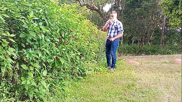 Image JARDINEIRO MEGA-DOTADO MACETANDO A PICA GROSSA AT&Eacute_ GOZAR - URSO BRASILEIRO FODENDO A CACETA AT&Eacute_ JORRAR LEITE - DOTADO TOCANDO PUNHETA NA FAZENDA